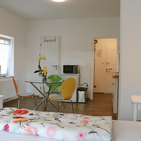 Helles Apartment Fuer 1-2 Pers. Mit Parkplatz Und Wifi Kraiburg am Inn Exterior photo