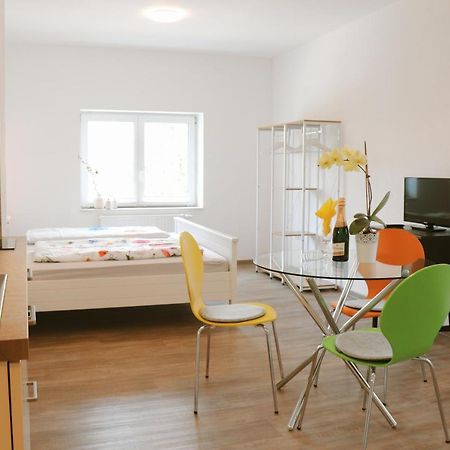 Helles Apartment Fuer 1-2 Pers. Mit Parkplatz Und Wifi Kraiburg am Inn Exterior photo