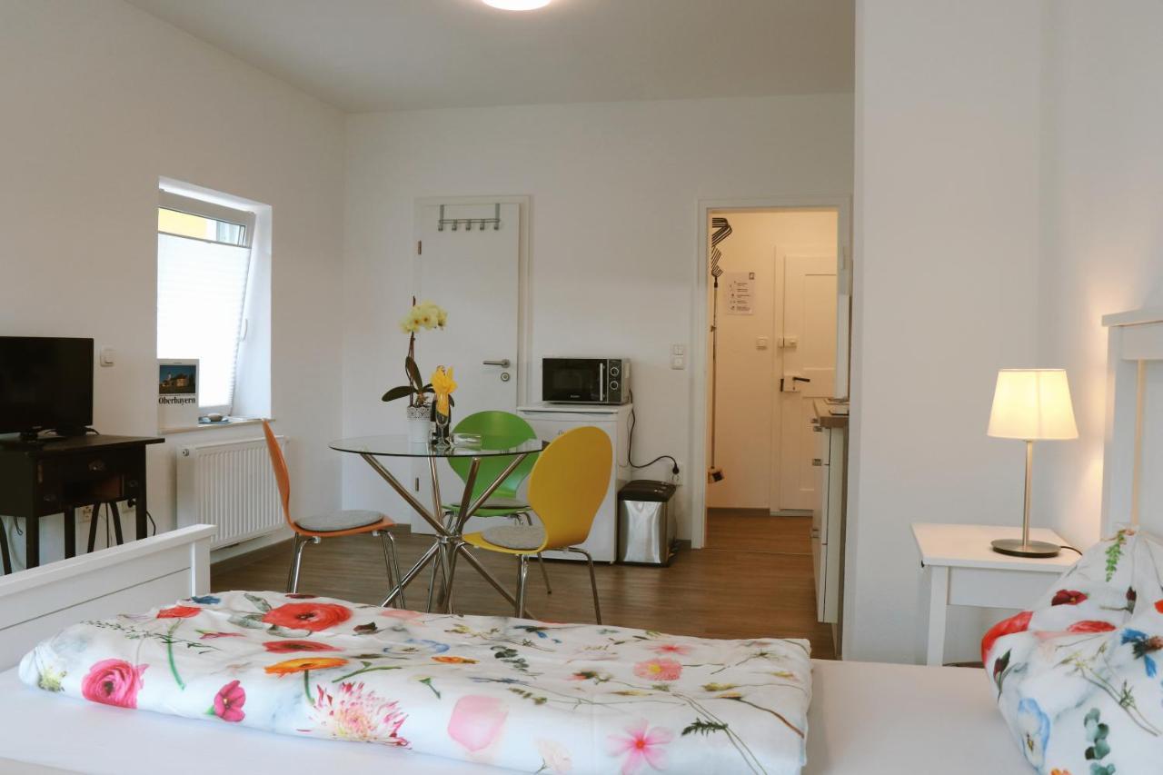 Helles Apartment Fuer 1-2 Pers. Mit Parkplatz Und Wifi Kraiburg am Inn Exterior photo