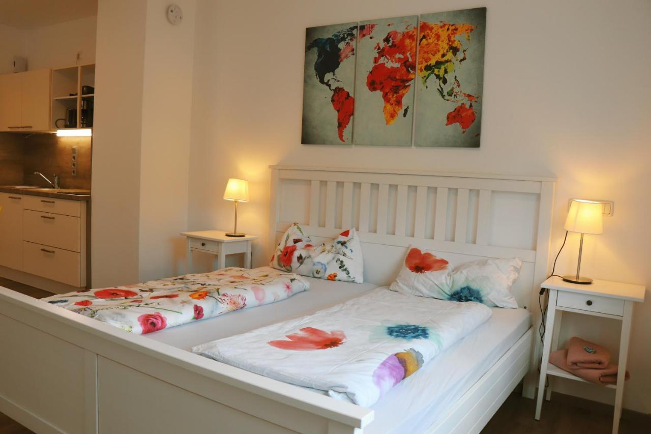 Helles Apartment Fuer 1-2 Pers. Mit Parkplatz Und Wifi Kraiburg am Inn Exterior photo