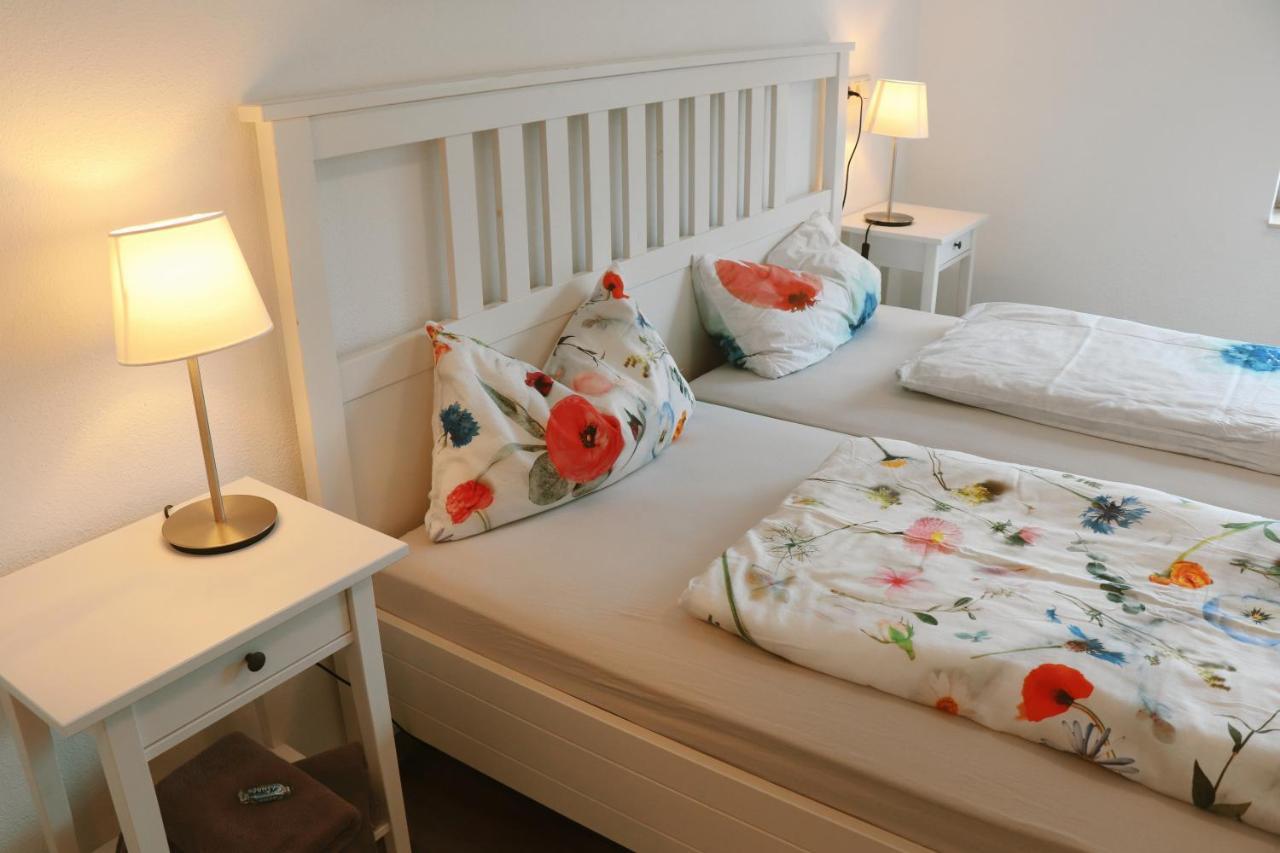 Helles Apartment Fuer 1-2 Pers. Mit Parkplatz Und Wifi Kraiburg am Inn Exterior photo